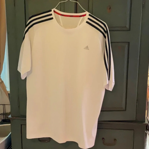🏆 Adidas light weight Jersey Shirt with Mesh Size XL 🏆 - Picture 1 of 7